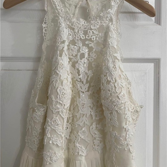 David’s Bridal beautiful wedding dress size 20W - Picture 3 of 6